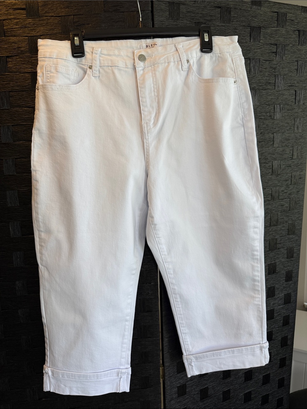 Women’s Size 16 White Denim Capris